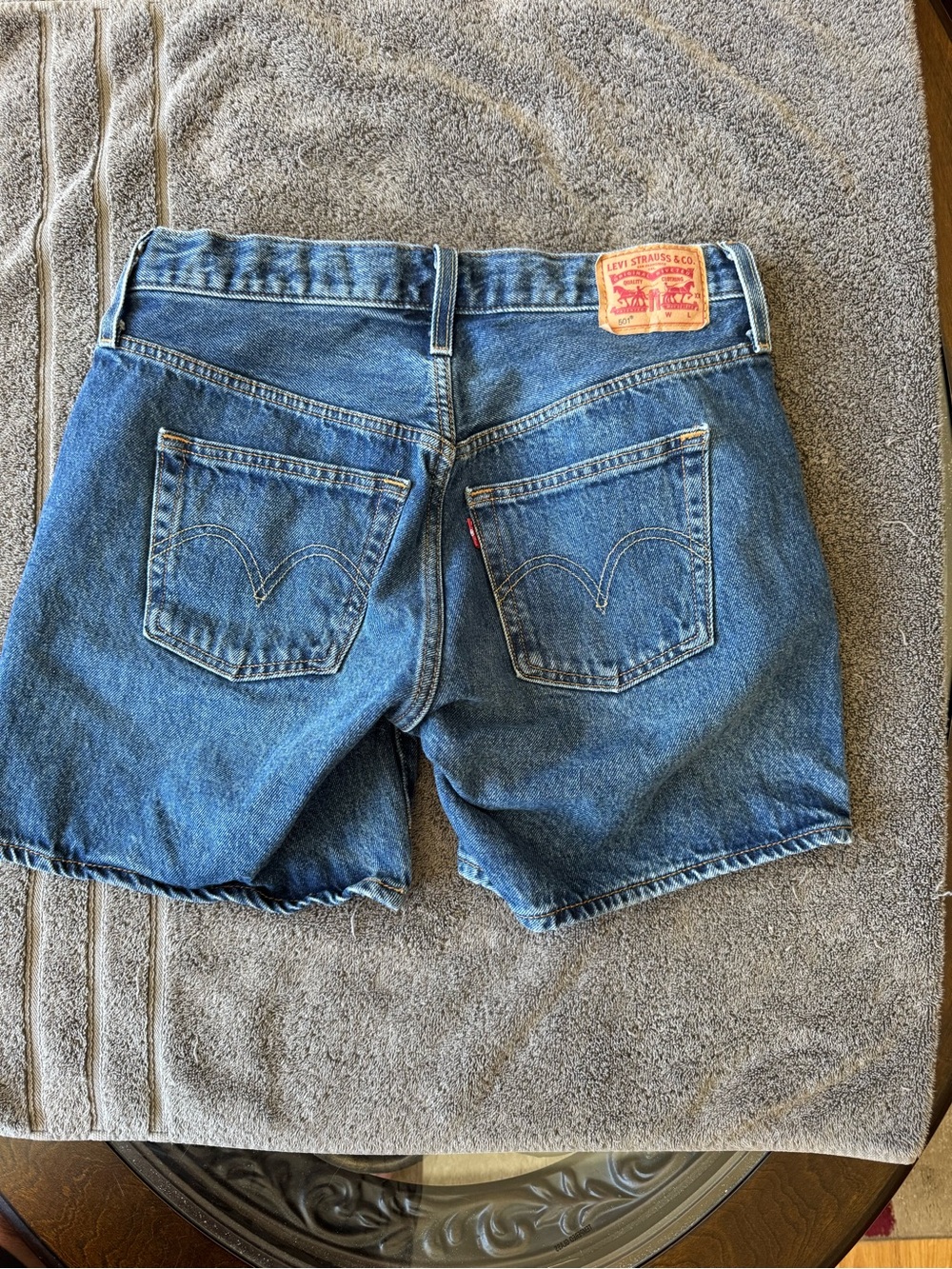 Levi's 501 Blue Button-Fly Denim Shorts-size W28 - Picture 2 of 9